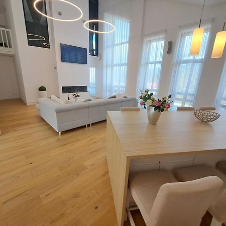 The Rock Apartment Sinaia Bagian luar foto