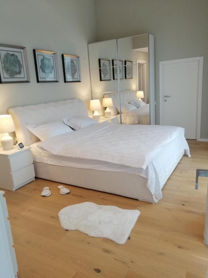 The Rock Apartment Sinaia Bagian luar foto