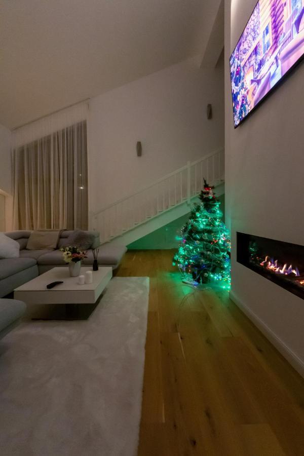 The Rock Apartment Sinaia Bagian luar foto