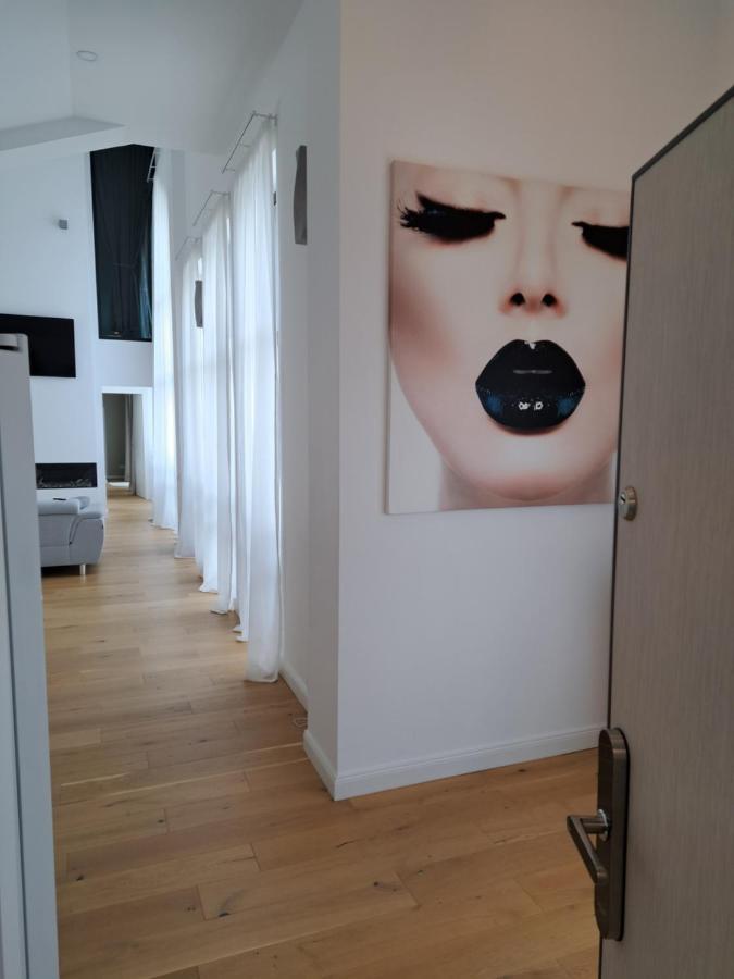 The Rock Apartment Sinaia Bagian luar foto