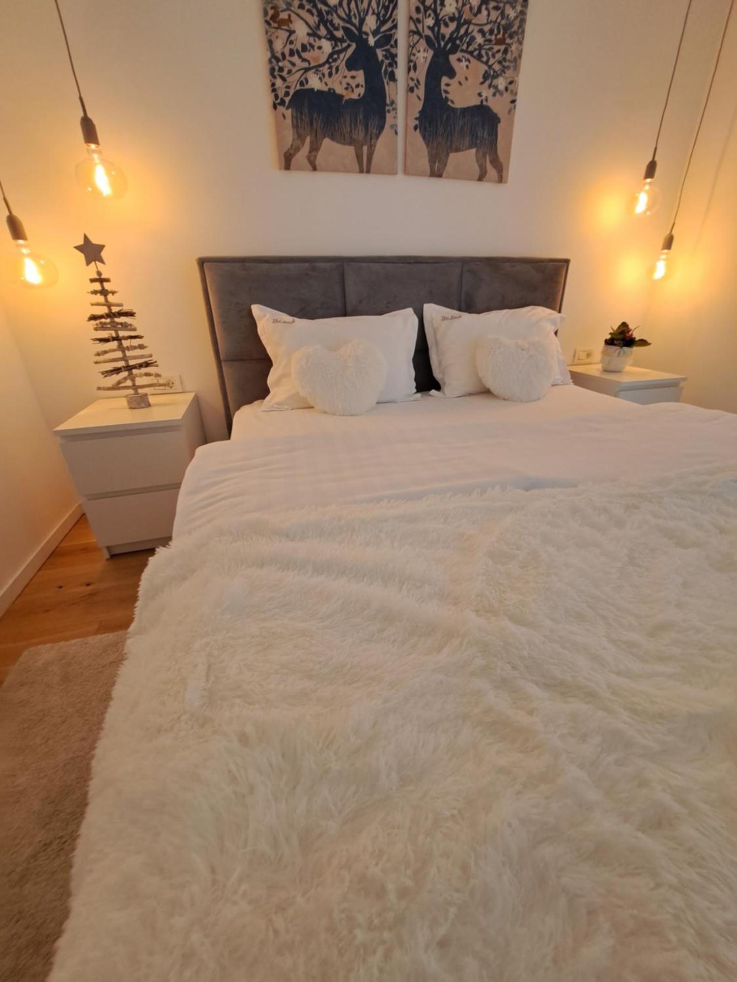 The Rock Apartment Sinaia Bagian luar foto